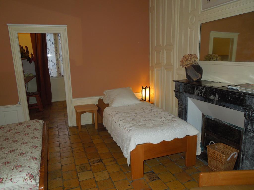 Carrefour De L'Ormeau Bed and Breakfast Mondoubleau Habitación foto